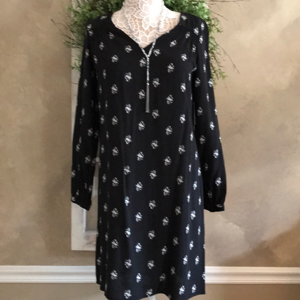 Old Navy Size S black shift dress